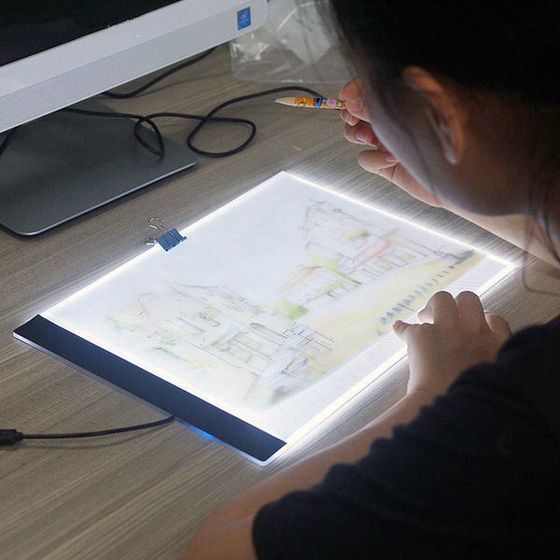 Suport platforma iluminata LED pentru desen